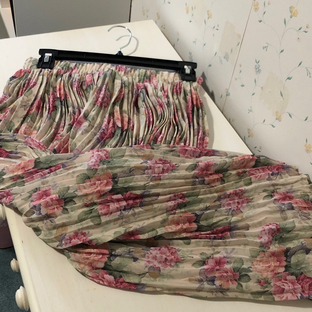 Petite Sophisticate vintage pleated floral maxi skirt - Picture 5 of 5